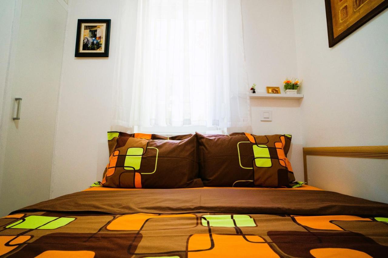 Golden Place Belgrado Buitenkant foto