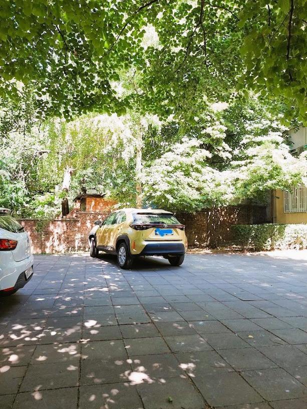 Golden Place Belgrado Buitenkant foto