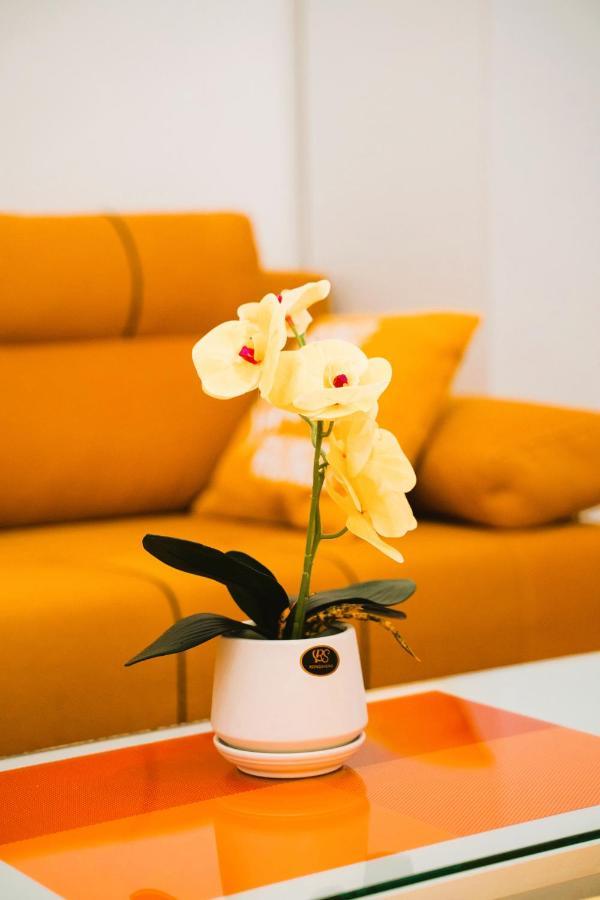 Golden Place Belgrado Buitenkant foto